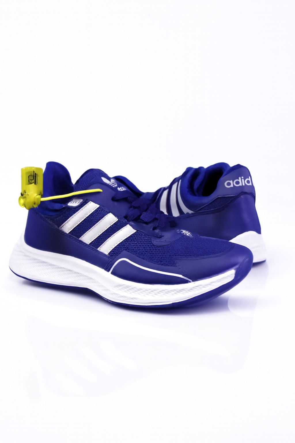 اديداس كحلي 